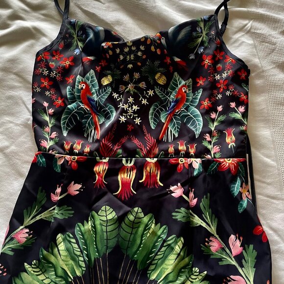 NEW Averie Small Poly Dress Vibrant Pattern Sleeveless w Slit - Picture 8 of 13